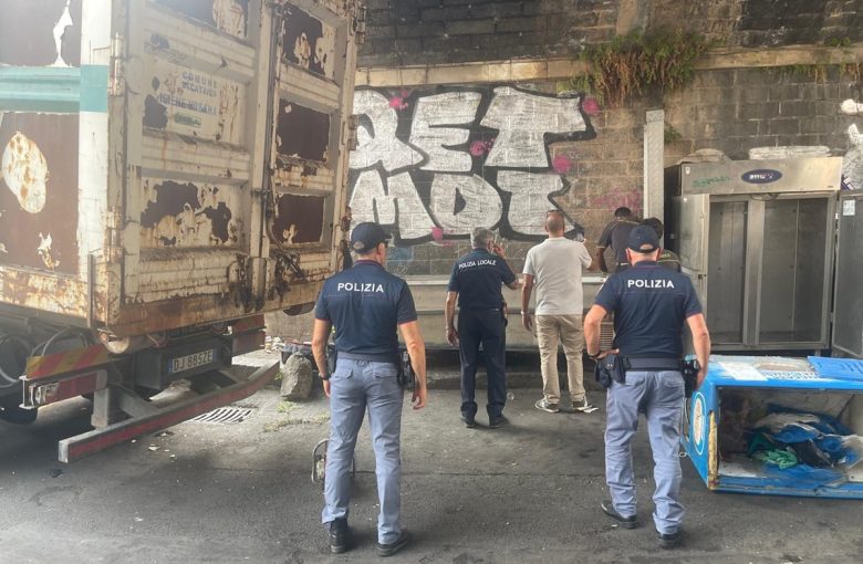 In azione contro abusivismo e degrado, blitz vicino alla pescheria di Catania: scattano sanzioni