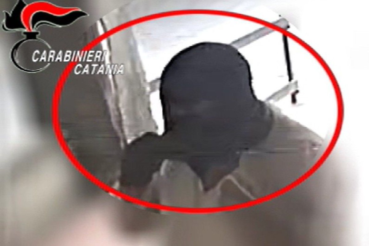 Catania, fermata guerra tra clan mafiosi: trovato arsenale, sette fermi