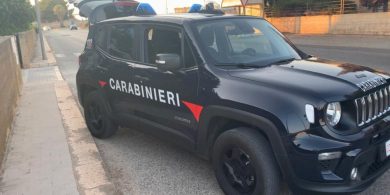Violenze e maltrattamenti nei confronti dei genitori, aggressioni alla compagna davanti ai figli: 3 arresti nel Ragusano