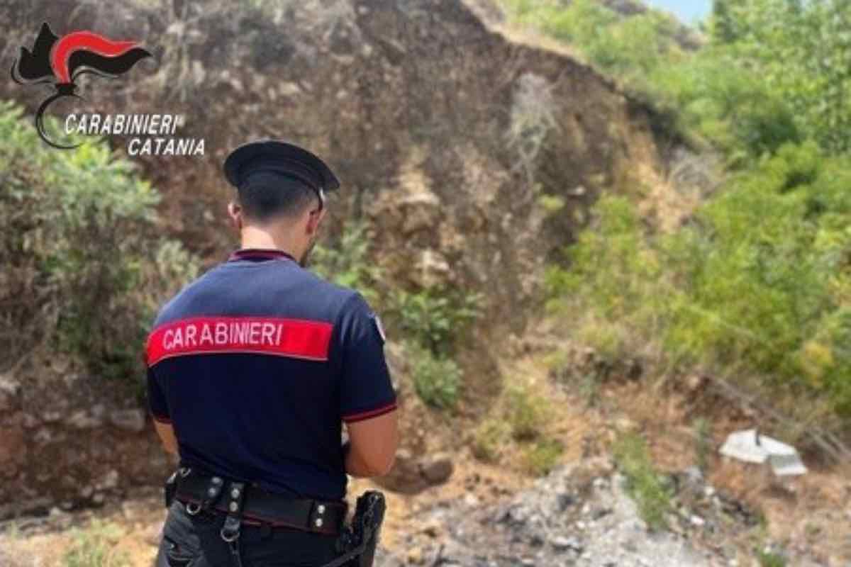 Catania, smaltimento di rifiuti “fai da te”: denunciata una coppia