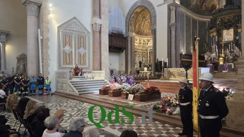 Crollo di Pistunina, a Messina un altro giorno di dolore per i funerali della famiglia Leone: il video
