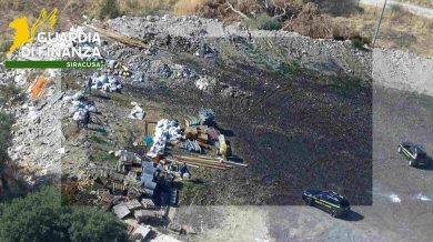 Terreno trasformato in discarica abusiva nel Siracusano, area sotto sequestro