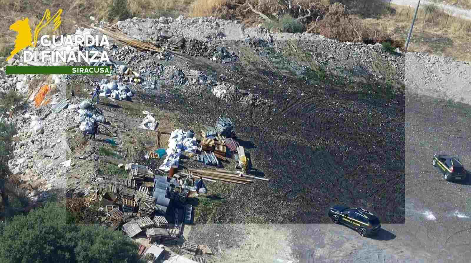 Terreno trasformato in discarica abusiva nel Siracusano, area sotto sequestro