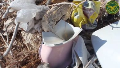VIDEO | Vecchie sedie e cumuli di spazzatura, le immagini della discarica abusiva scoperta a Scicli