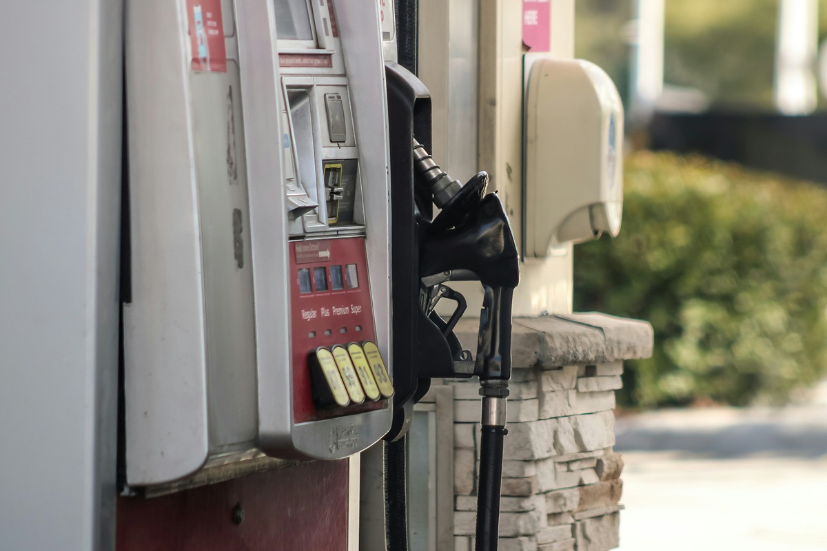 Carburanti, i prezzi da record non opprimono solo famiglie e imprese. Figisc Sicilia: “Gestori allo stremo, impianti a rischio”