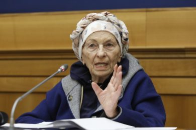 Dagli applausi a Cefalù a Lampedusa, quel filo tra la Sicilia e le lotte di Emma Bonino