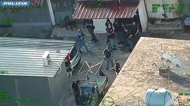 Polizia in azione a Falsomiele, raffica di controlli e perquisizioni: il video