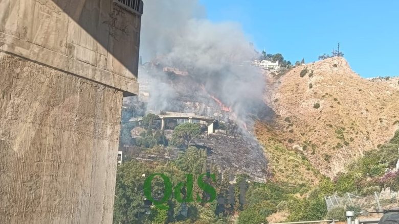 Vasto incendio a Taormina, le fiamme minacciano abitazioni e una casa di riposo