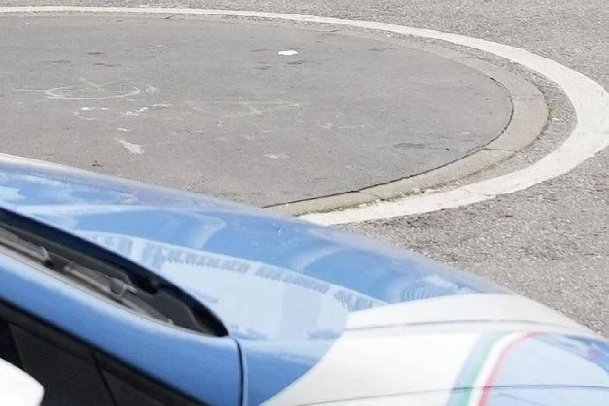 Orrore a Gela, prova a sgozzare anziana in strada: arrestato 42enne Orrore a Gela, prova a sgozzare anziana in strada: arrestato 42enne