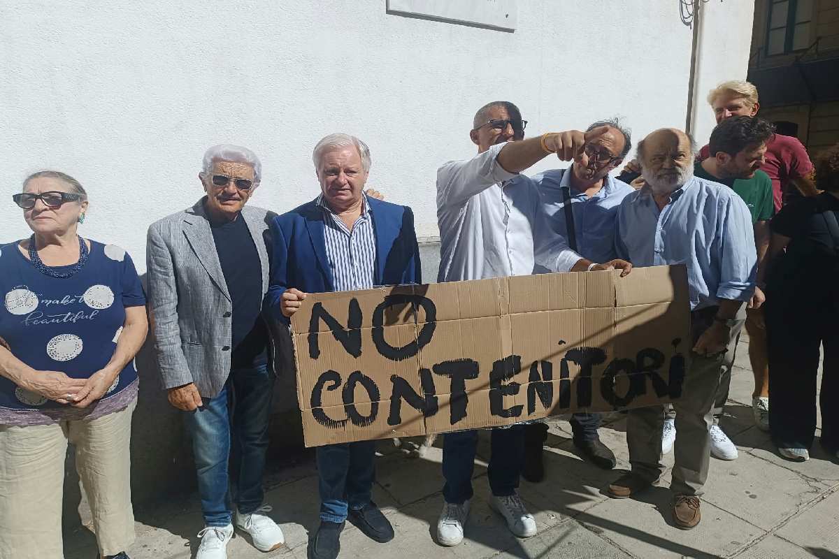 I cassonetti della discordia a Palermo: “Franchi, Ingrassia e Modugno si rivolterebbero nelle tombe”