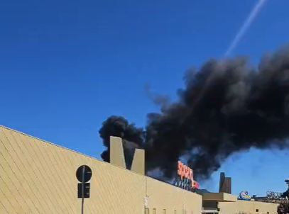 VIDEO | Incendio al centro commerciale Conca d’Oro, evacuate le persone
