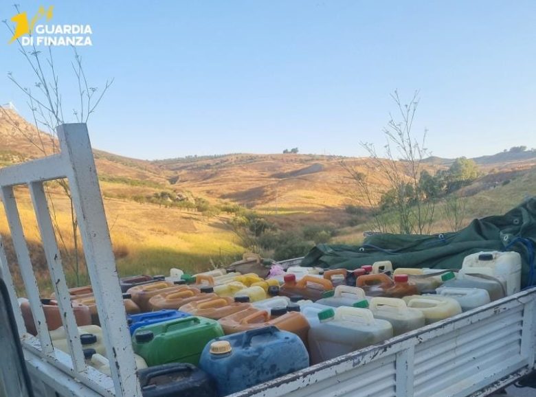 VIDEO | Sequestrati più di 700 litri di gasolio nell’Agrigentino