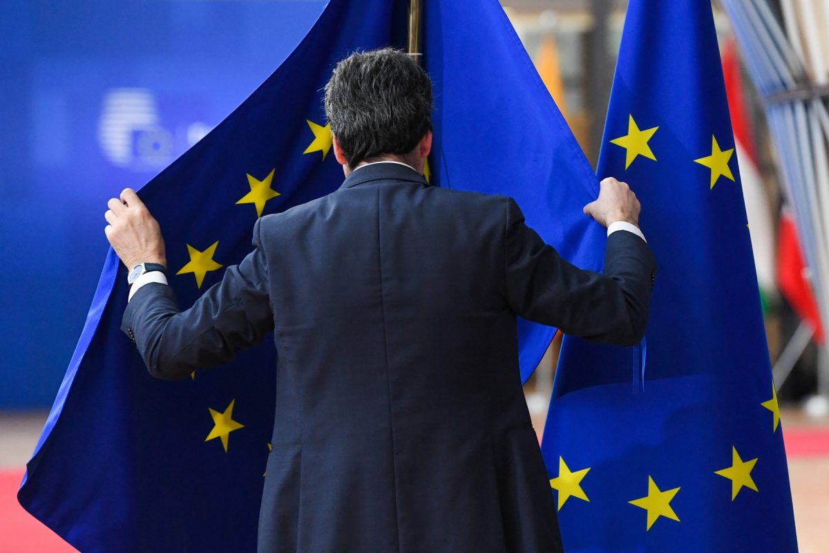 Un’estate rovente e capace di mettere a nudo fragilità e inadeguatezze dell’Unione europea