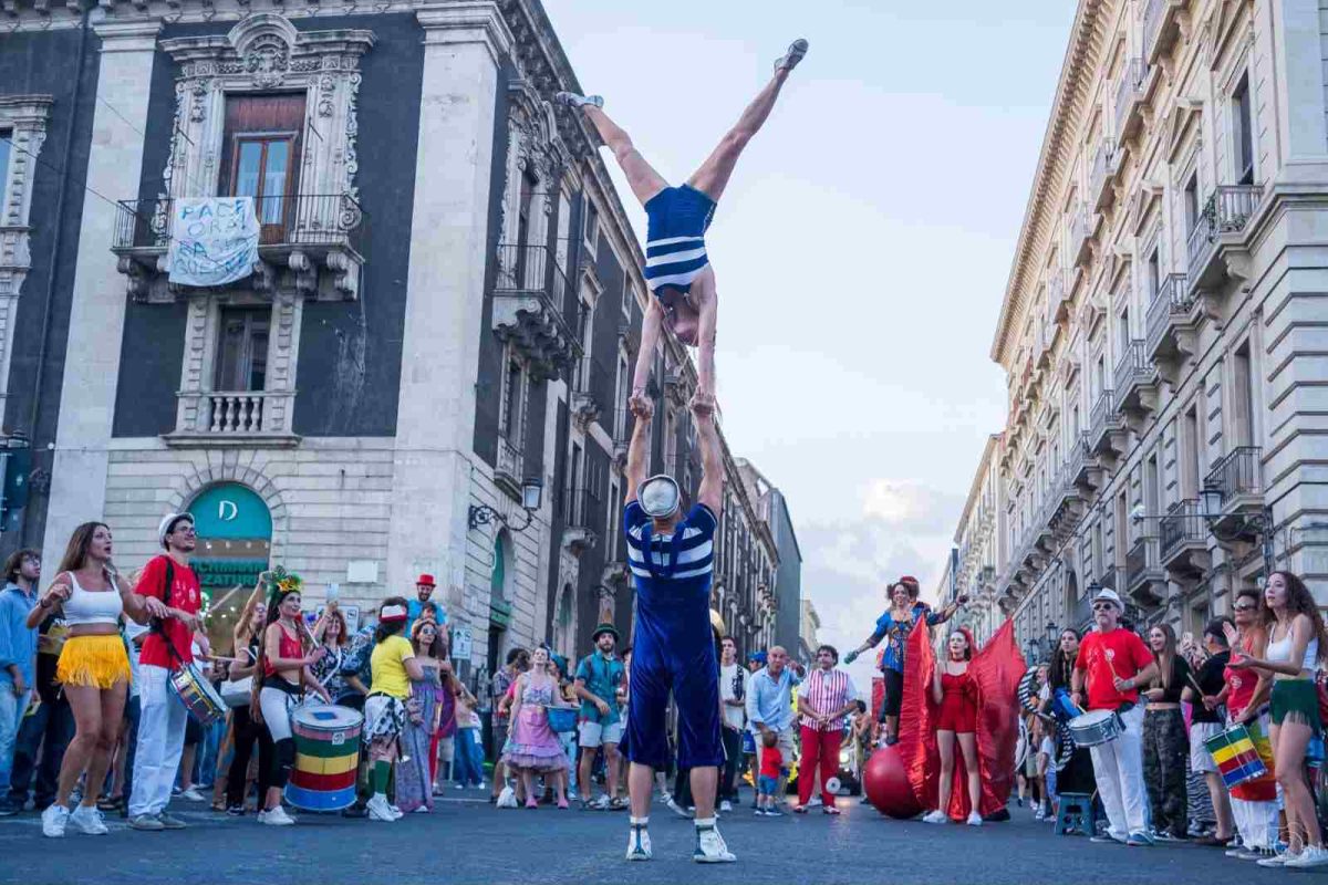 Ursino Buskers 2026, Catania diventa capitale delle arti di strada nel cuore della città
