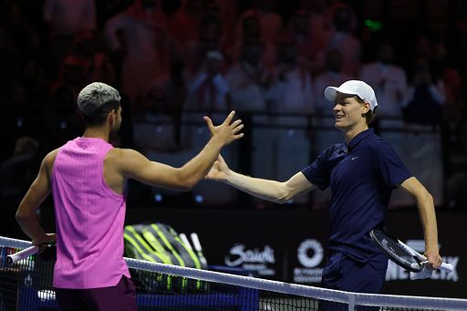 Tennis, Alcaraz a Sinner: “Amico, tornerai più forte di prima”