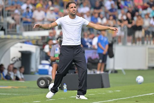 Calcio, Fabregas: “Kean ha giocato da infortunato con l’Italia”
