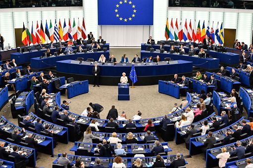 Lavoro, sindacati europei in piazza contro “Eu Inc”