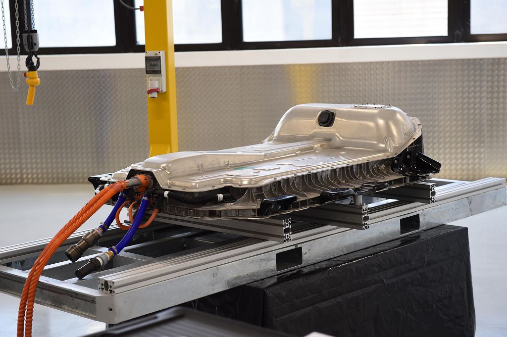 Auto, Unrae: un burrone separa Italia da Europa sull’elettrico