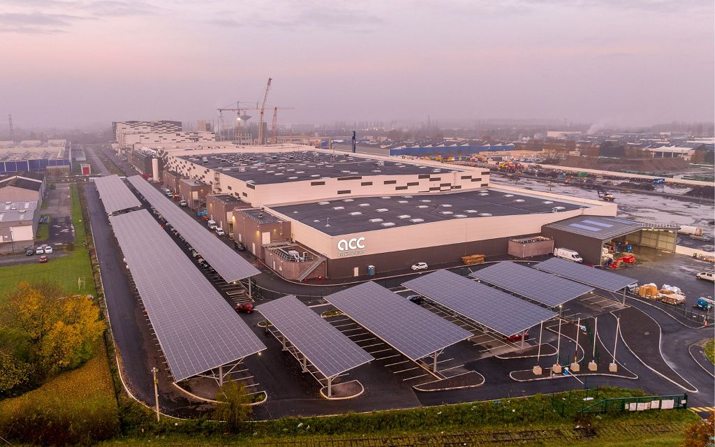Auto: boom Bev in Europa, ma batterie frenano Stellantis in Francia