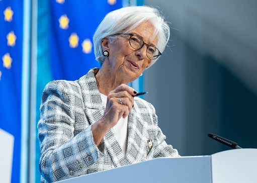 Bce, Lagarde lascia a febbraio: “Non posso più restare neutrale” Bce, Lagarde lascia a febbraio: “Non posso più restare neutrale”
