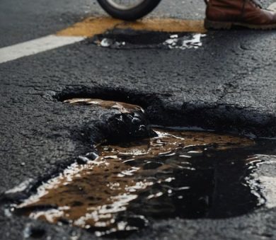 Buche e asfalto degradato, Messina corre ai ripari: maxi piano per rifare le strade