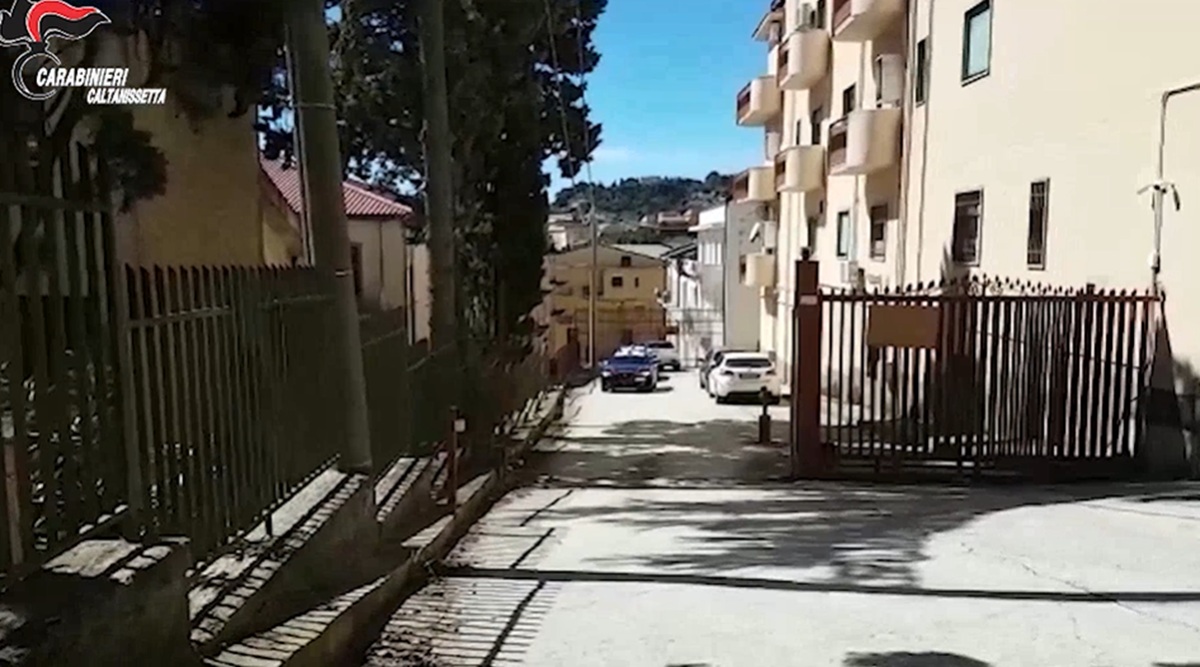 Estorsioni, aggressioni, rapina e droga: scattano quattro misure cautelari nel Nisseno
