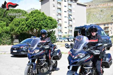 Palermo, furti d’energia elettrica, droga e violazioni stradali: oltre 90 denunce a Borgo Nuovo