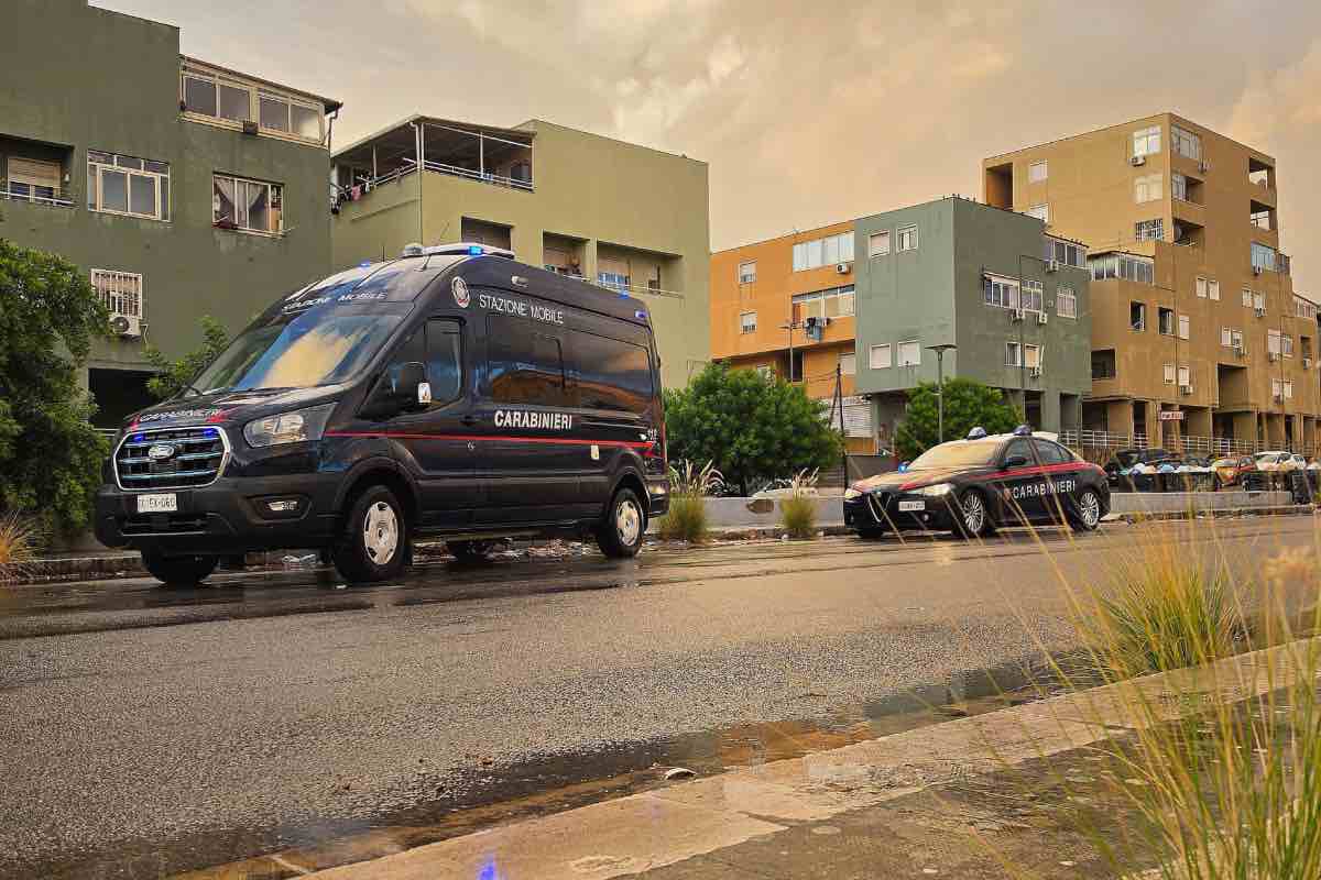 Armi, droga e allacci abusivi: nei guai in 9 a Palermo, scatta il maxi sequestro