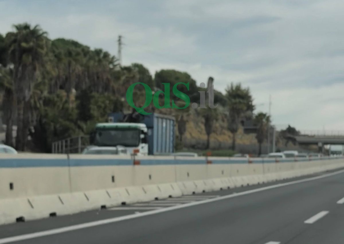 FOTO | Caos sulla Catania-Siracusa, code chilometriche: ecco il motivo