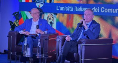 “La Sicilia come modello mondiale di sviluppo industriale”: il ministro Urso a Catania per “Patrioti in Comune”