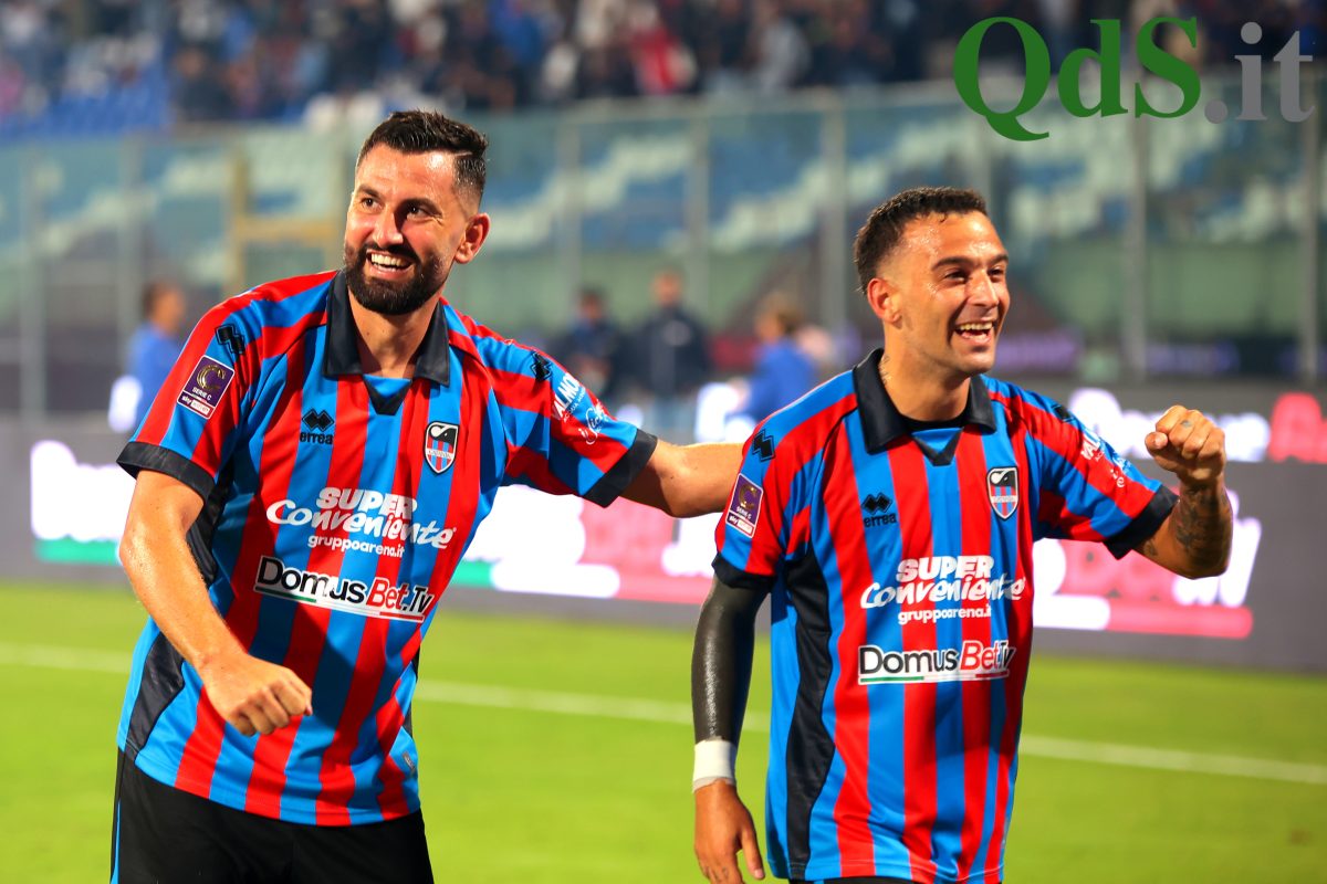 FOTO – Catania, 2-1 nel recupero col Crotone: decide Massimo Coda su rigore