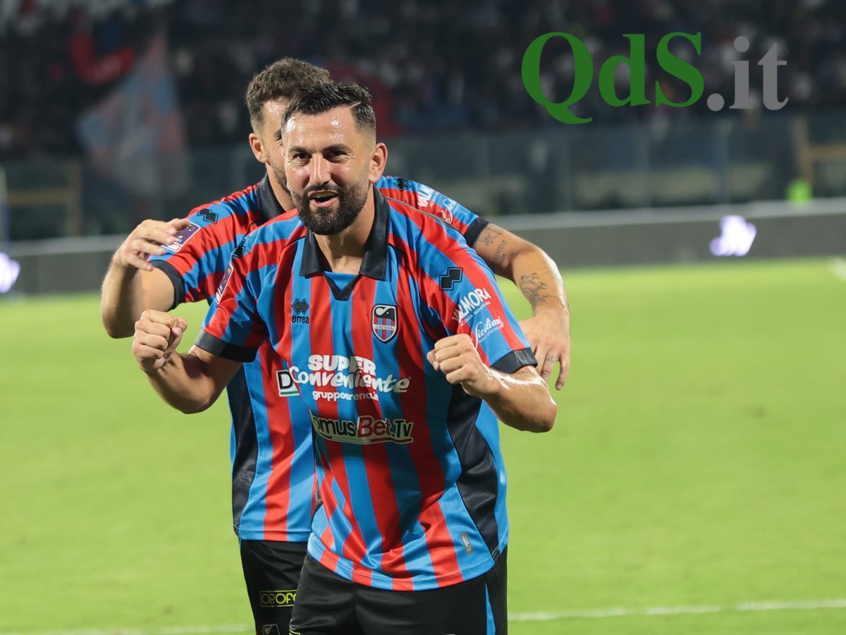 FOTO – Catania, 2-1 nel recupero col Crotone: decide Massimo Coda su rigore