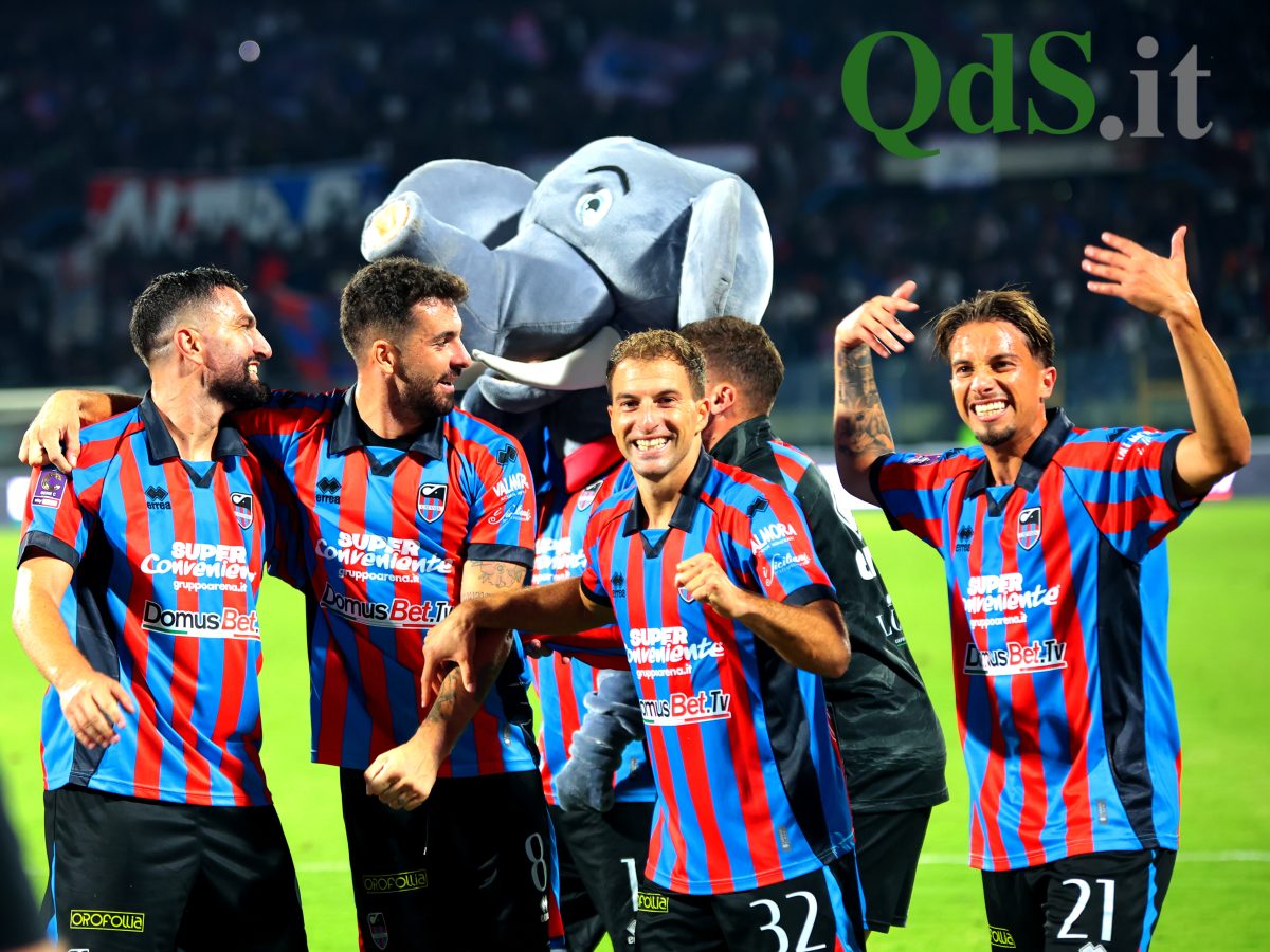 FOTO – Catania, 2-1 nel recupero col Crotone: decide Massimo Coda su rigore