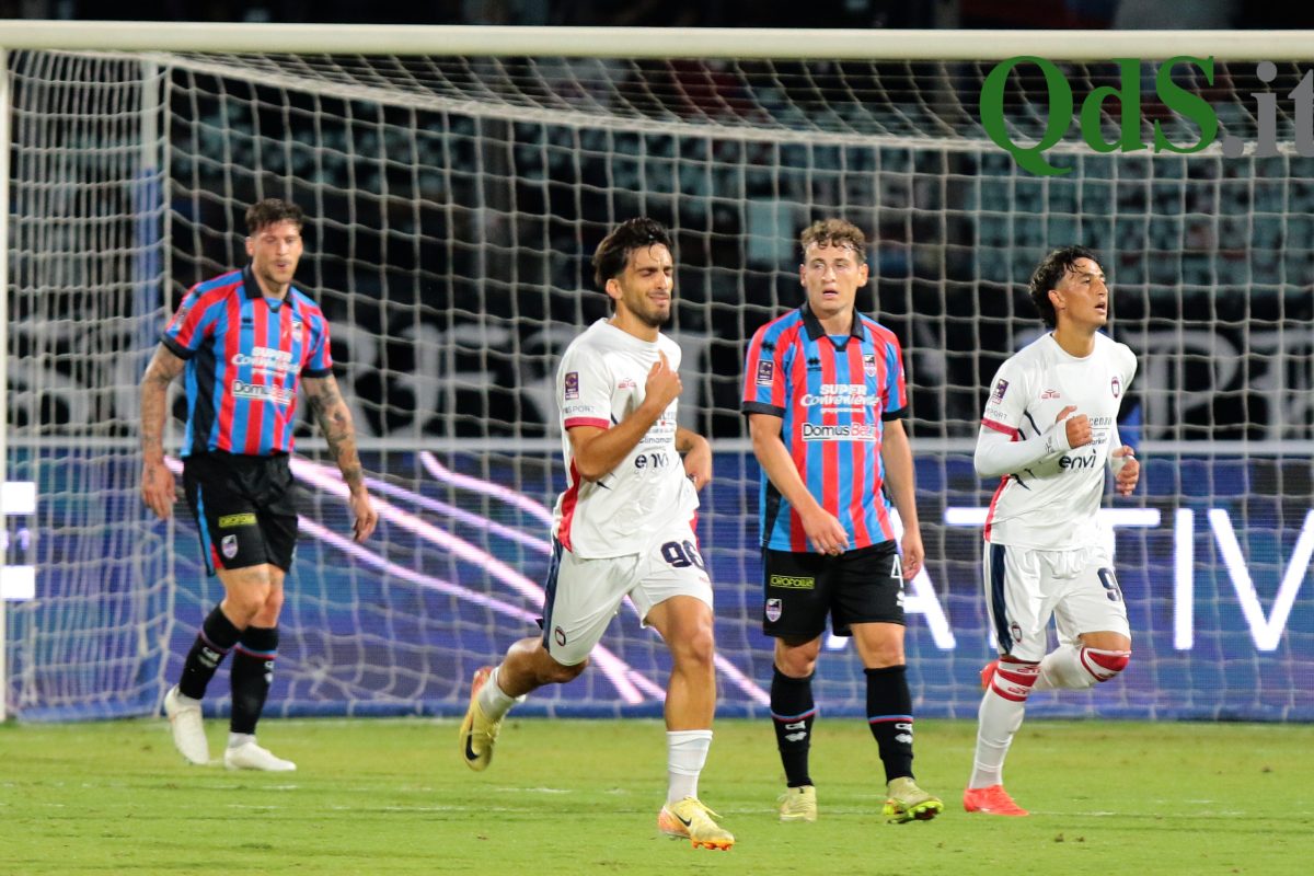FOTO – Catania, 2-1 nel recupero col Crotone: decide Massimo Coda su rigore