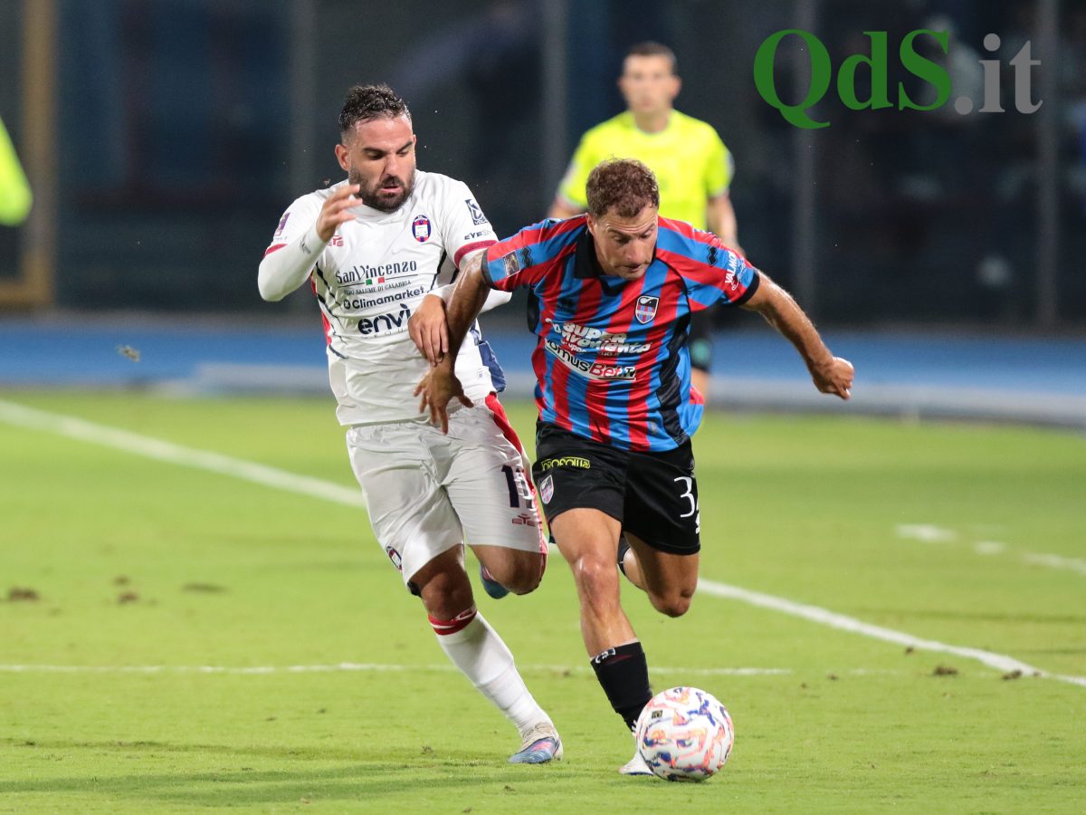 FOTO – Catania, 2-1 nel recupero col Crotone: decide Massimo Coda su rigore