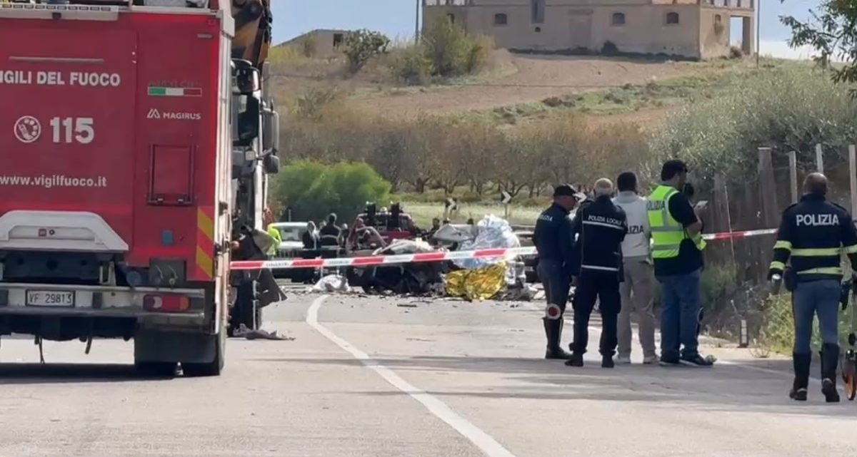 VIDEO | La tragedia sulla Statale 123, scontro Fiat-autoarticolato costa la vita a quattro operai