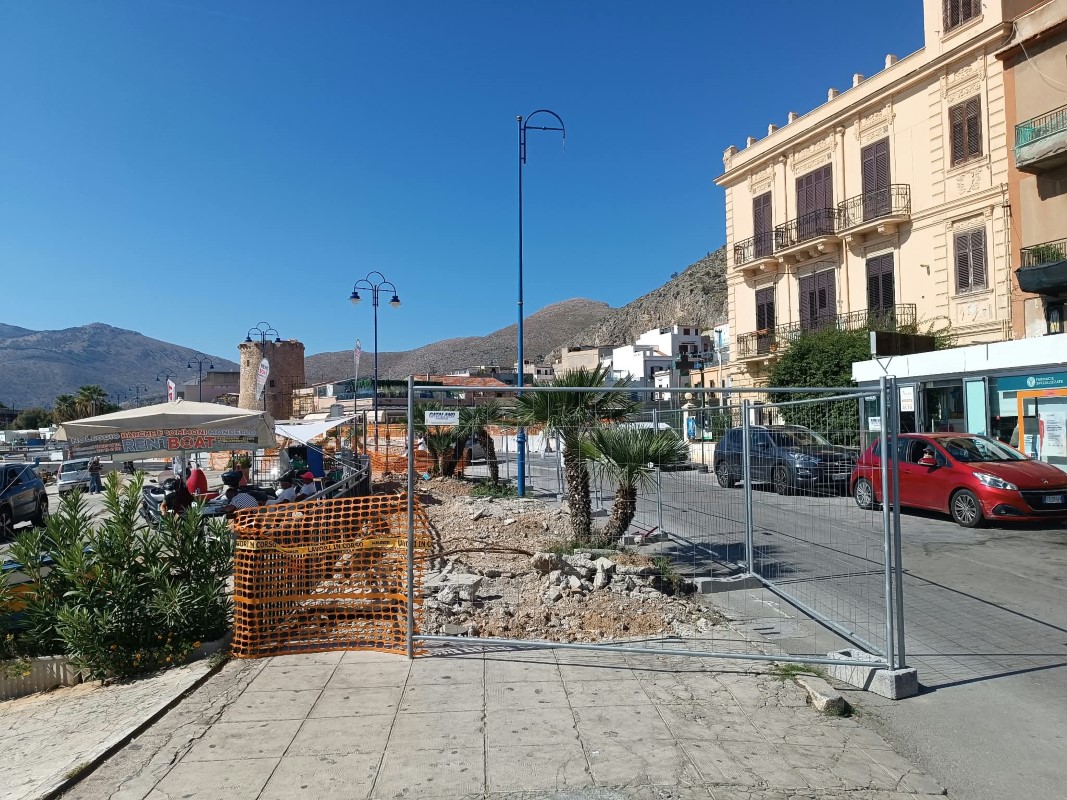 Riqualificazione piazza a Mondello: “Lavori ripresi ma serve accelerare” Riqualificazione piazza a Mondello: “Lavori ripresi ma serve accelerare”