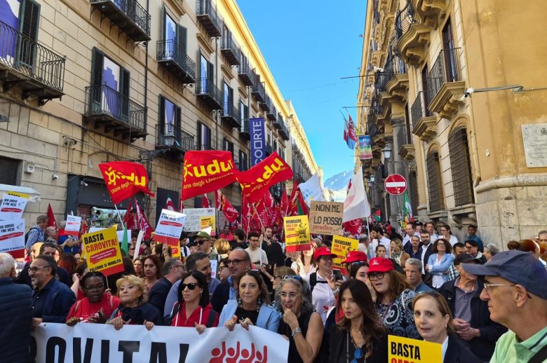 VIDEO | “Gli altri fanno la guerra, noi paghiamo le conseguenze”: Palermo ancora in piazza contro il caro vita