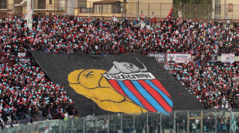 Marchio Calcio Catania 1946, ecco i prossimi step per merchandising e completini da gara: non si escludono sorprese Marchio Calcio Catania 1946, ecco i prossimi step per merchandising e completini da gara: non si escludono sorprese