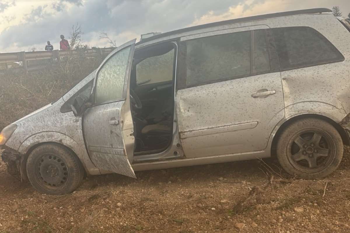 VIDEO | Marsala, il vento si abbatte sulla città: scene da brividi tra le strade, paura per gli alunni