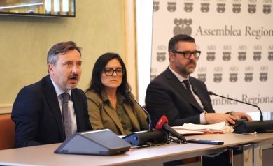 Manovra all’Ars, vince la politica del compromesso: Schifani tratta, l’opposizione conquista
