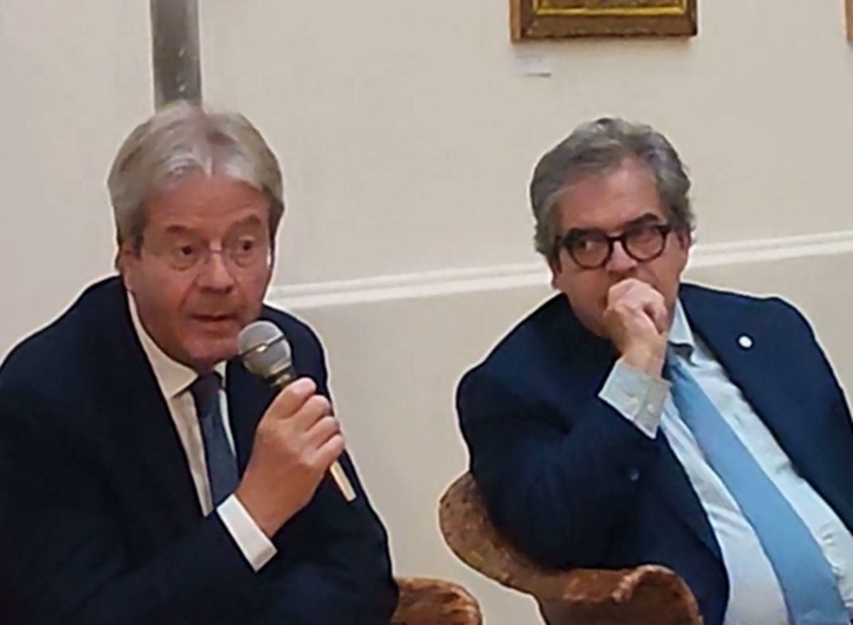 VIDEO | “Siamo in un momento decisivo”, le istruzioni per la rivoluzione europea nel libro di Paolo Gentiloni: la presentazione a Catania
