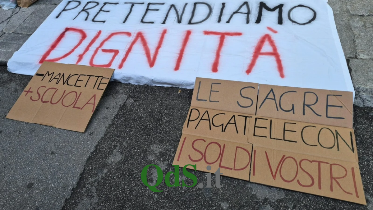 Un milione e mezzo per eventi, “spicci” per le scuole di Palermo: “Le sagre pagatele con i vostri soldi”
