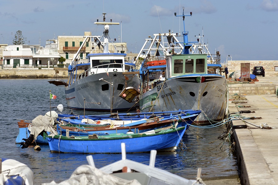 Il gasolio affonda la pesca siciliana: armatori pronti a bloccare lo Stretto