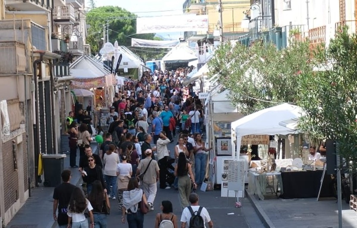 Sagra del pistacchio di Bronte, entra nel vivo la trentacinquesima edizione Sagra del pistacchio di Bronte, entra nel vivo la trentacinquesima edizione