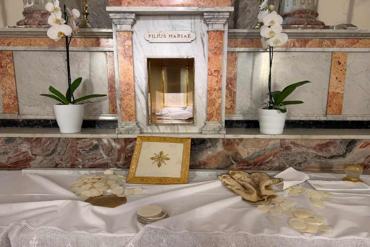 Furto in chiesa a Termini Imerese, profanato il tabernacolo. Lorefice: “Un oltraggio”