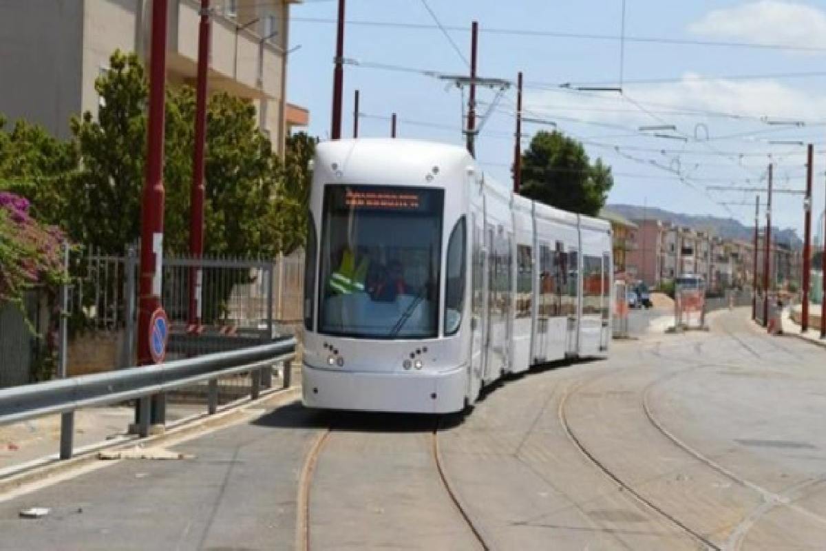 Nuove linee del tram a Palermo, limitazioni al traffico per indagini archeologiche: ecco dove