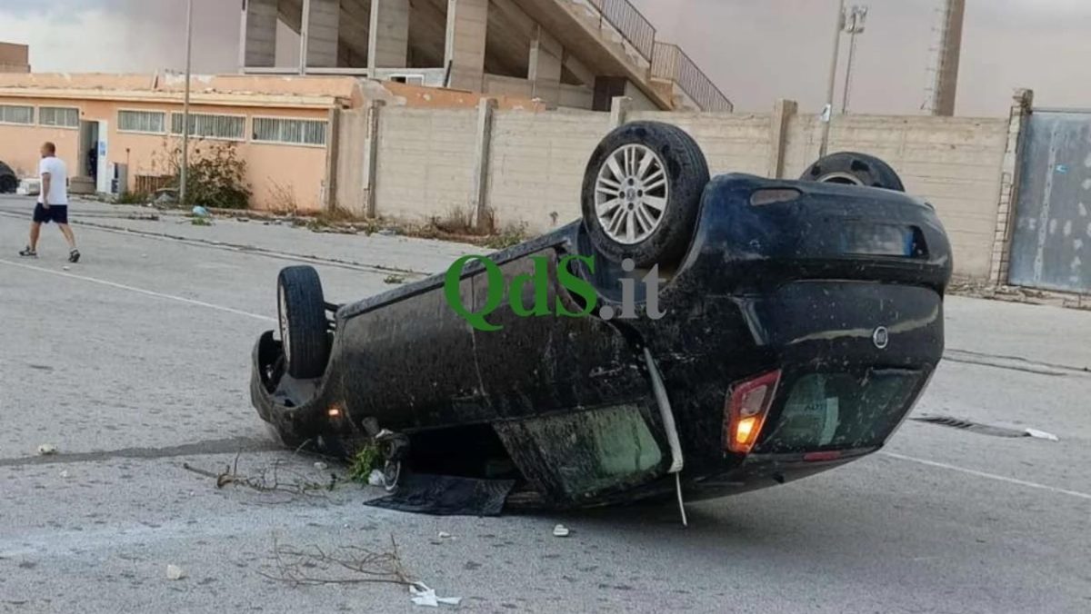 Maltempo, tromba d’aria nel Trapanese: tetti scoperchiati e auto ribaltate. Danni anche in una scuola, bambini feriti Maltempo, tromba d’aria nel Trapanese: tetti scoperchiati e auto ribaltate. Danni anche in una scuola, bambini feriti