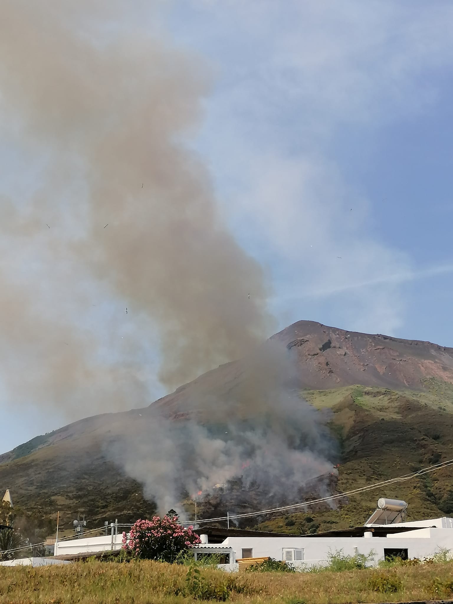 Incendi Sicilia 23 maggio incendio Stromboli