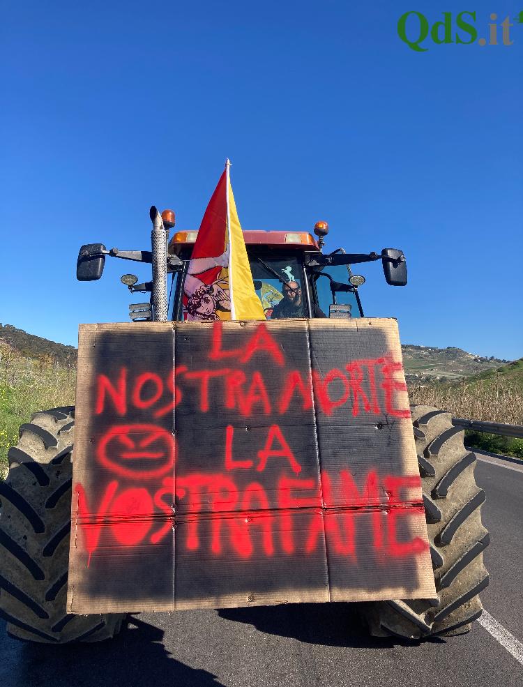 Protesta degli agricoltori ad Agrigento - foto di Irene Milisenda (5)